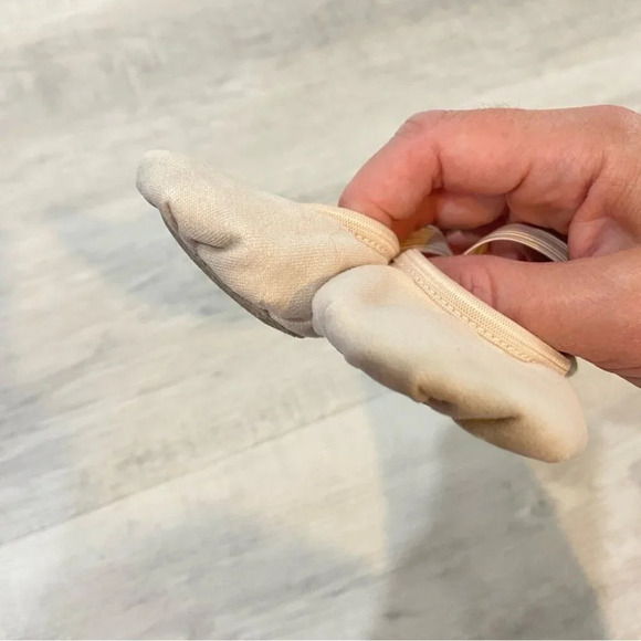 Capezio Toddler Ballerina Light Pink Dance Slippers 5.5in 10M - Picture 7 of 12